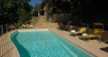 8 room house in Terni, Italy