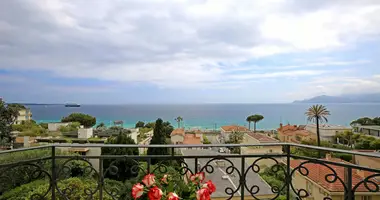 3 bedroom apartment in Cannes, France