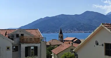 Apartamento 2 habitaciones en Tivat, Montenegro