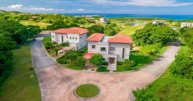 5 bedroom house in Roatan, Honduras