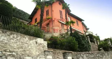 Villa 5 habitaciones en Cernobbio, Italia