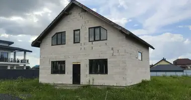 Haus in Scomyslicki siel ski Saviet, Weißrussland