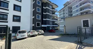Mieszkanie 2 pokoi z parking, z basen, z ochrona w Ciplakli, Turcja
