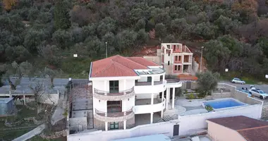 Villa 4 bedrooms with parking, with Furnitured, with Air conditioner in Petrovac, Montenegro