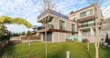 Villa Villa de 4 habitaciones con balcón, con airea acondicionado, con estacionamiento en Yoeruekali, Turquía