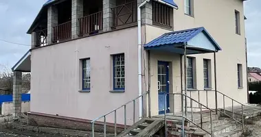 Geschäft mit Parkplatz, mit Einfahrten, mit separater Eingang in Tarasava, Weißrussland