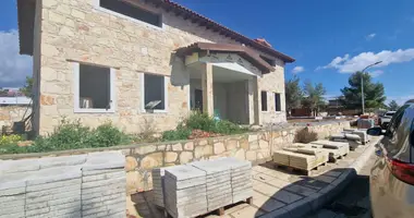 4 bedroom house in Souni–Zanatzia, Cyprus