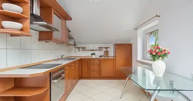 Wohnung 3 zimmer in Warschau, Polen