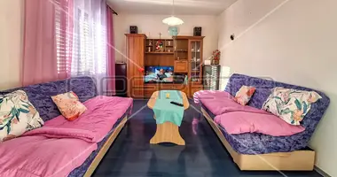 Wohnung 4 Zimmer in Sibenik, Kroatien
