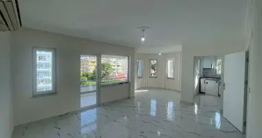 Mieszkanie 3 pokoi z winda, z Ploschadka dlya barbekyu, z Kuhnya amerikanskogo tipa w Alanya, Turcja