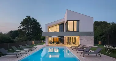 Villa 4 bedrooms in Sisan, Croatia
