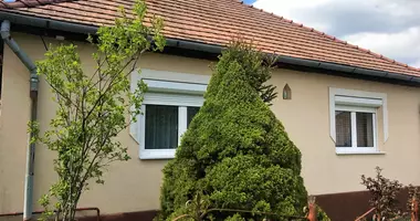 5 room house in Holloko, Hungary
