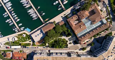 Mieszkanie 4 pokoi w Herceg Novi, Czarnogóra