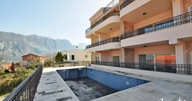 Ático Ático 2 habitaciones con Vistas al mar, con Piscina en Prcanj, Montenegro