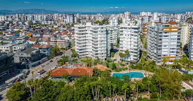 Wohnung 4 zimmer in Muratpasa, Türkei