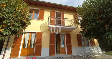 Villa 10 habitaciones con Veranda, con camino en Menaggio, Italia