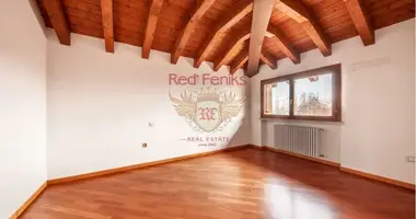 Apartamento 4 habitaciones en Desenzano del Garda, Italia