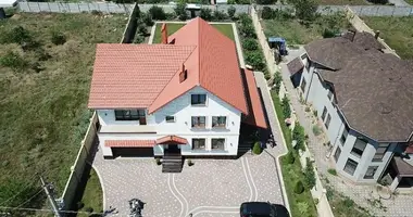 Haus 5 zimmer in Fontanka, Ukraine