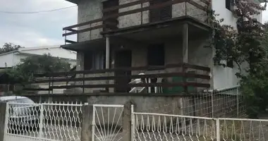 Casa 4 habitaciones en Pecurice, Montenegro