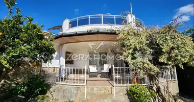Villa 5 rooms with furniture, with air conditioning, with sea view in Tuerkler, Turkey