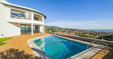 Villa 5 bedrooms with Furnitured, with Air conditioner, with Sea view in Spain