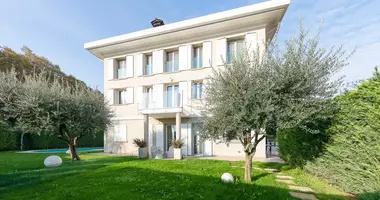 2 bedroom apartment in Desenzano del Garda, Italy