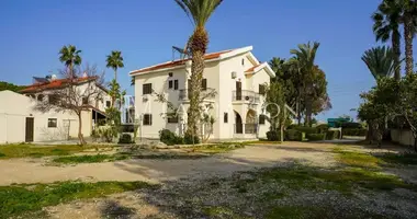 Haus 5 Schlafzimmer in Livadia, Cyprus