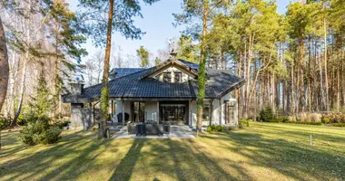 6 room house in gmina Grodzisk Mazowiecki, Poland