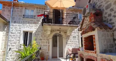 3 bedroom house in Bijela, Montenegro