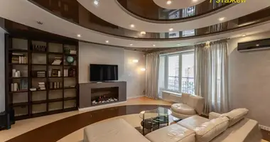Apartamento 3 habitaciones en Minsk, Belarús