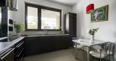 Квартира 2 комнаты в Варшава, Польша