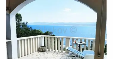 6 room house in Omis, Croatia