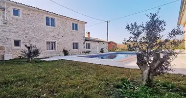 Villa 5 bedrooms in Porec, Croatia