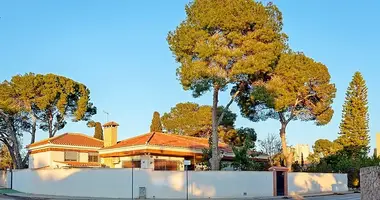 Villa en Orihuela, España