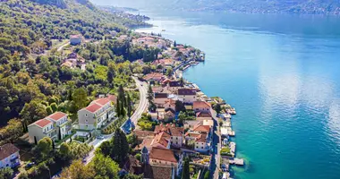 Apartamento 2 habitaciones en Dobrota, Montenegro