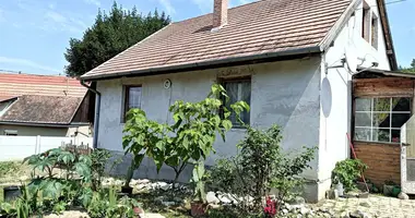 3 room house in Bajna, Hungary