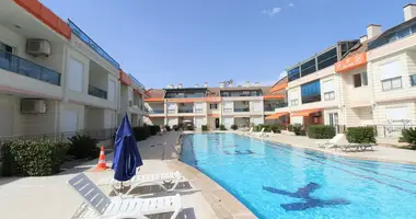 Duplex 2 chambres dans Bueyuekkumluca, Turquie