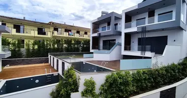 3 bedroom apartment in Polychrono, Greece