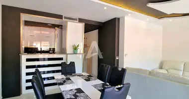 Appartement 3 chambres avec Garage, avec Vue de la ville dans Budva, Monténégro