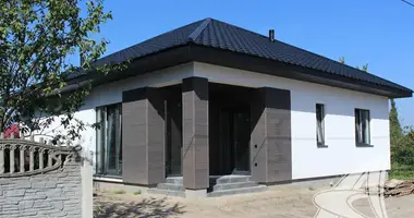 Maison dans Kamianica Zyravieckaja, Biélorussie