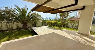 Villa 4 bedrooms in Mezitli, Turkey