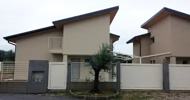 Villa 3 bedrooms with parking, with Sea view, with Меблированная in Lombardy, Italy