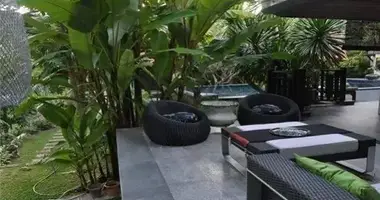 Villa 3 chambres avec Fenêtres double vitrage, avec Meublesd, avec Climatiseur dans Phuket, Thaïlande