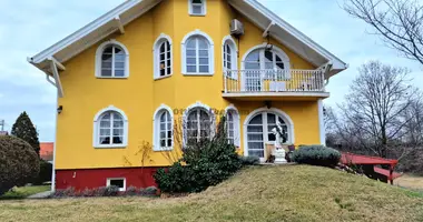 Casa 10 habitaciones en Gyoemro, Hungría