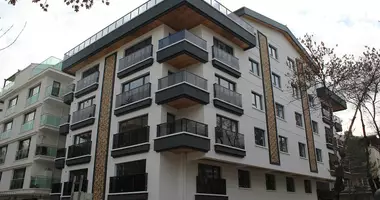 Apartamento 5 habitaciones en Cankaya, Turquía