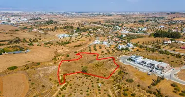 Terrain dans Strovolos, Bases souveraines britanniques