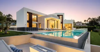 5 bedroom house in San Pedro Alcantara, Spain