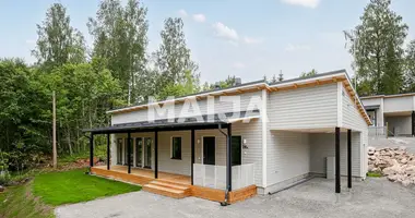 Haus 5 zimmer in Kirkkonummi, Finnland