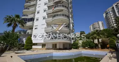 3 room apartment with parking, with furniture, with elevator in Mahmutlar, Turkey