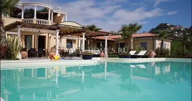 House 10 bedrooms in Pescara, Italy